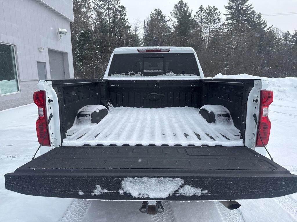 Used 2025 Chevrolet Silverado 3500 LT image 5