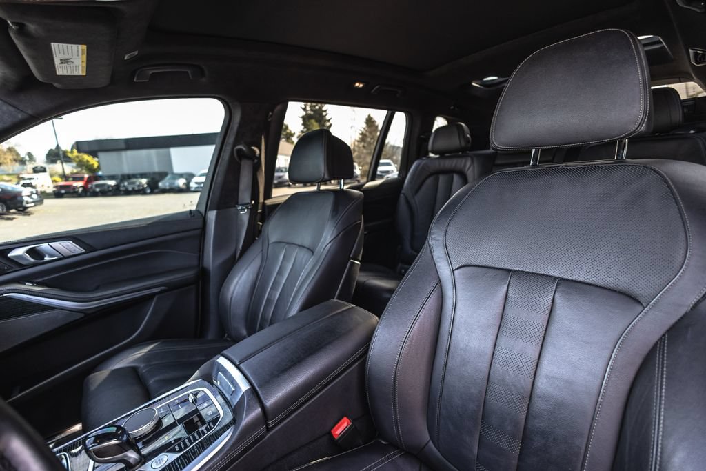 Used 2022 BMW X7 M50i w/ Cold Weather Package AWD/4WD image 25