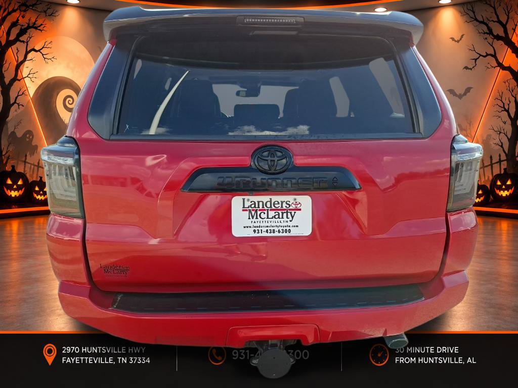 Used 2021 Toyota 4Runner Venture w/ Moonroof Package AWD/4WD image 4