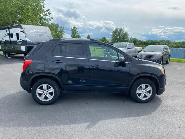 Used 2016 Chevrolet Trax LT w/ LT Convenience Package AWD/4WD image 23