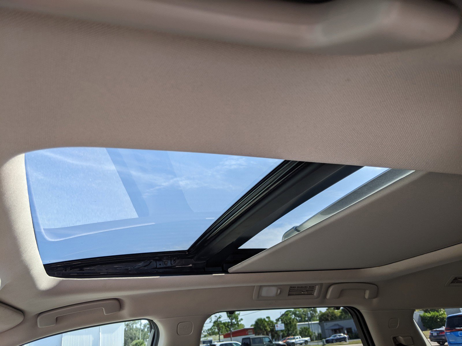 Used 2024 Nissan Pathfinder Platinum w/ Cargo Package image 19