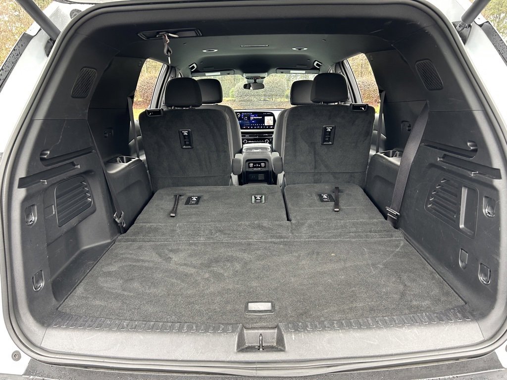 Used 2024 Chevrolet Traverse LT image 43