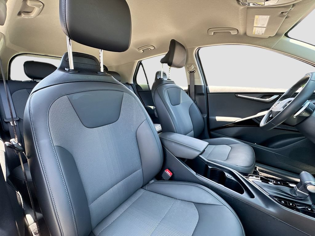 Certified 2025 Kia Niro EX FWD image 31
