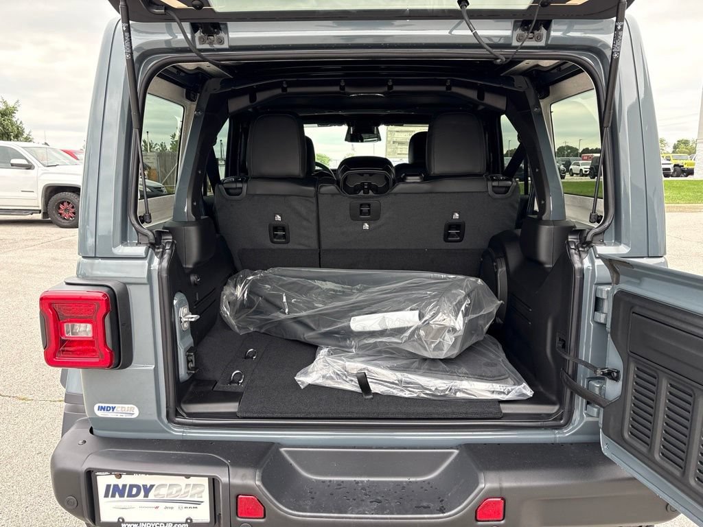 New 2026 Jeep Wrangler Unlimited Rubicon AWD/4WD image 21