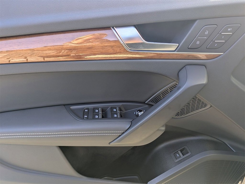 Used 2024 Audi Q5 2.0T Premium Plus w/ Premium Plus Package image 10