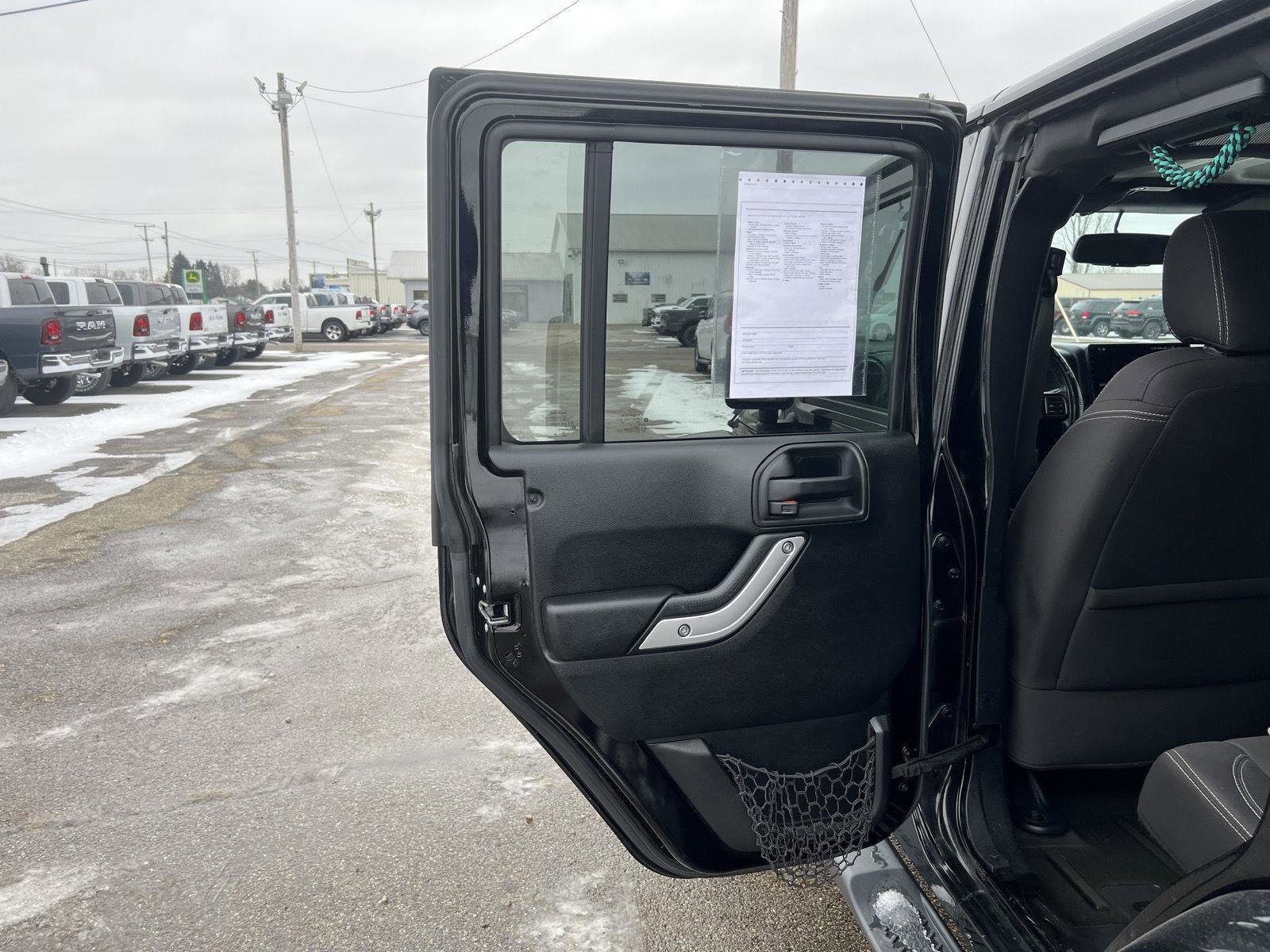 Used 2017 Jeep Wrangler Unlimited Sahara w/ Connectivity Group image 23