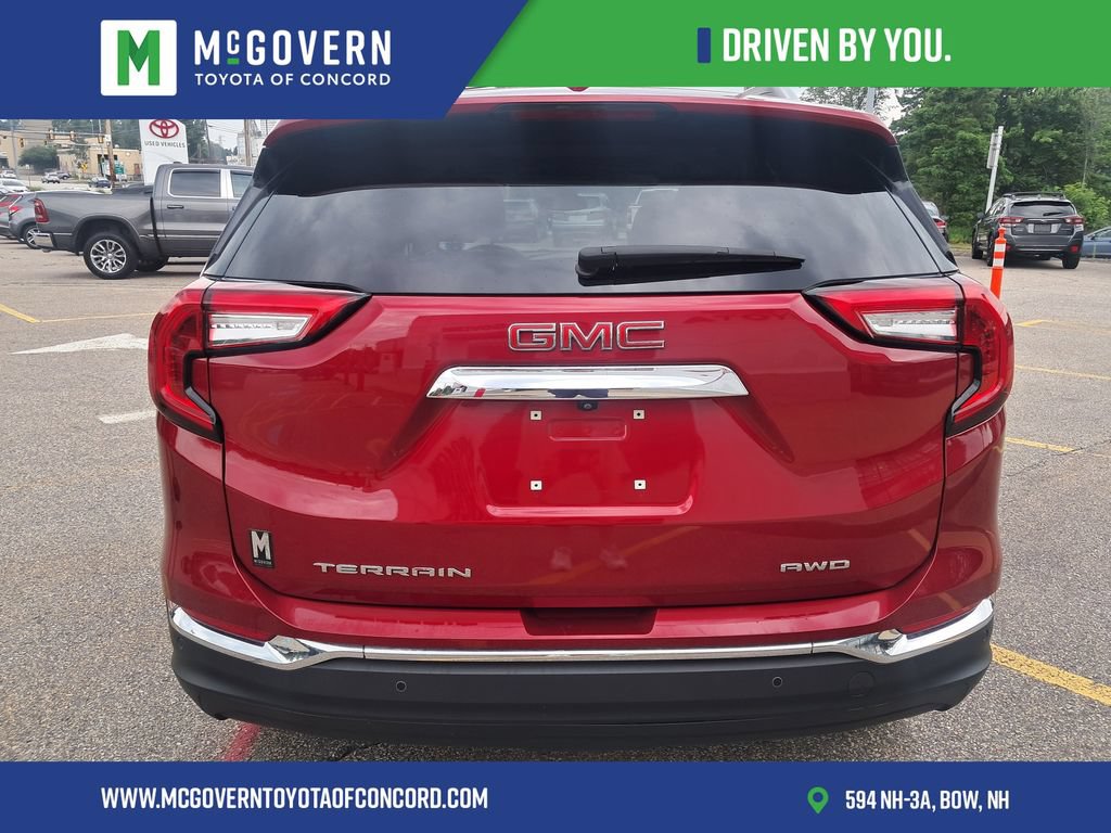 Used 2024 GMC Terrain SLT w/ Infotainment Package II AWD/4WD image 4