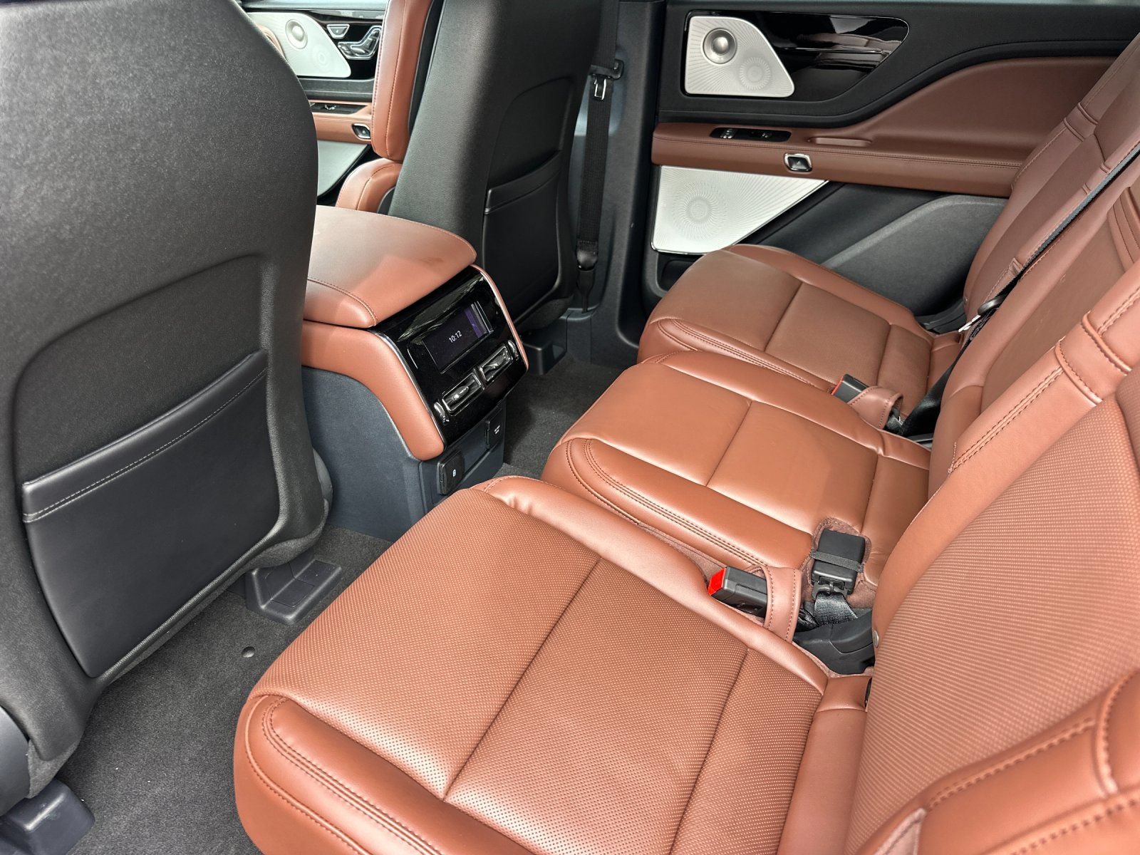 New 2026 Lincoln Aviator Reserve AWD/4WD image 11