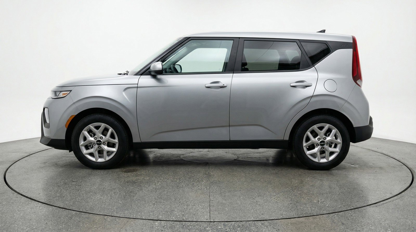 Used 2025 Kia Soul LX w/ LX Technology Package image 5