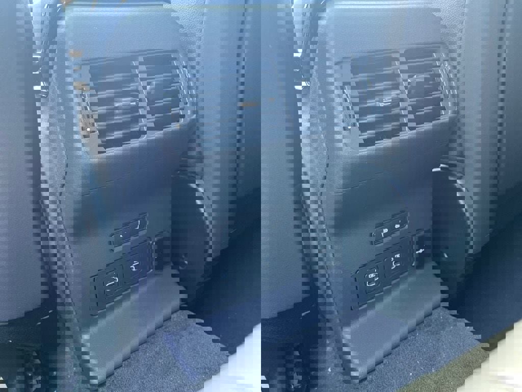 New 2026 Land Rover Range Rover Velar Dynamic SE image 24