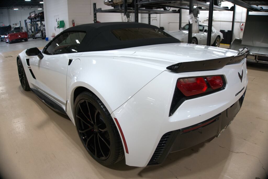 Used 2019 Chevrolet Corvette Grand Sport RWD image 3