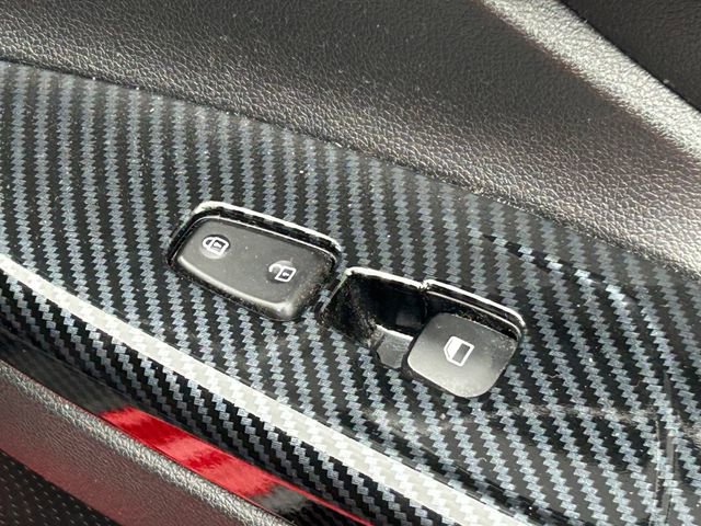 Used 2020 Hyundai Veloster Turbo FWD image 35