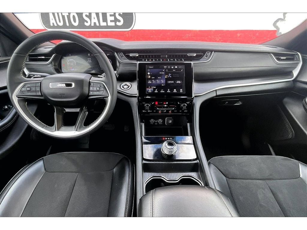 Used 2024 Jeep Grand Cherokee L Laredo AWD/4WD image 16