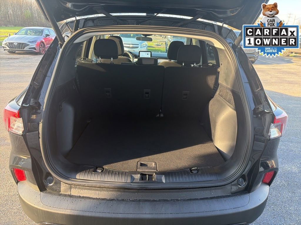 Used 2022 Ford Escape SE w/ SE Sport Appearance Package image 9