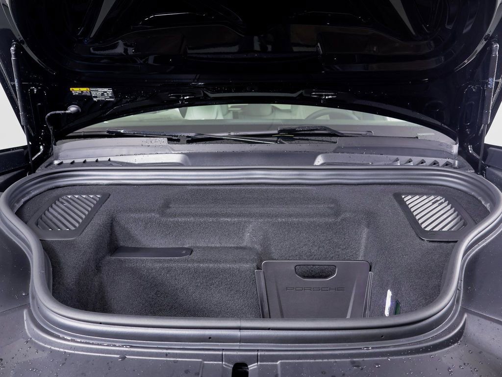 New 2025 Porsche Macan Electric image 15