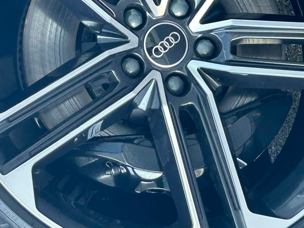 New 2025 Audi A8 L 3.0T image 42