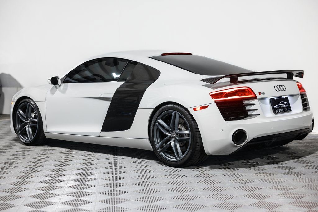 Used 2015 Audi R8 V8 w/ Extended Leather Package image 15