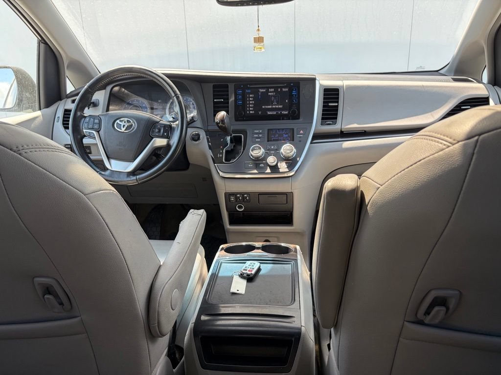 Used 2015 Toyota Sienna XLE w/ XLE Navigation Package FWD image 33