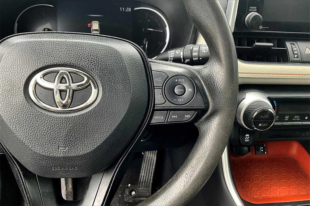 Used 2019 Toyota RAV4 Adventure image 16