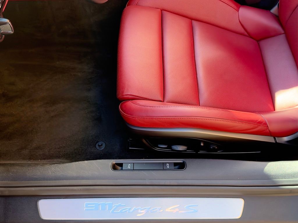 Certified 2021 Porsche 911 Targa 4S image 18