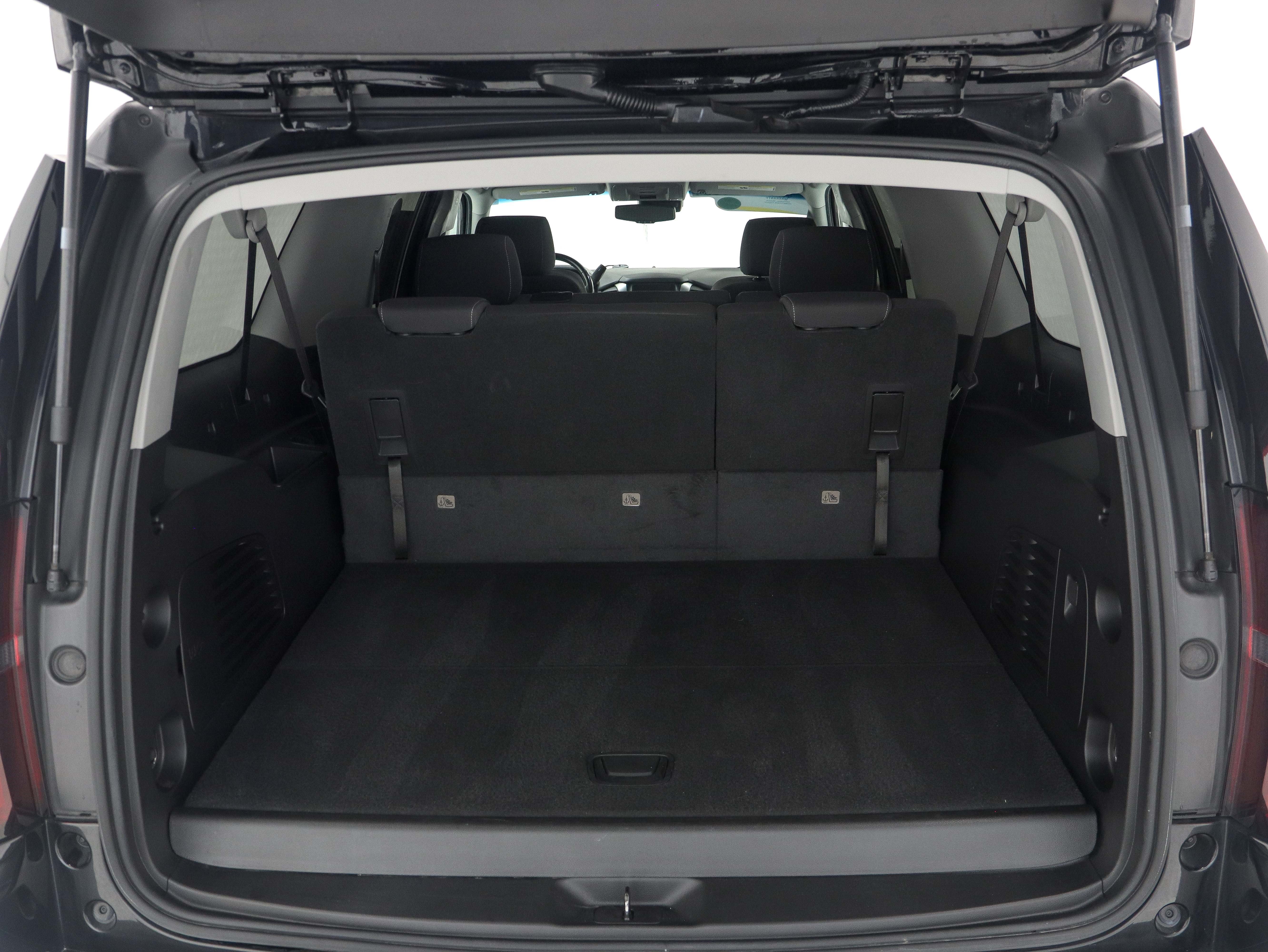 Used 2018 Chevrolet Suburban LS w/ Max Trailering Package AWD/4WD image 12