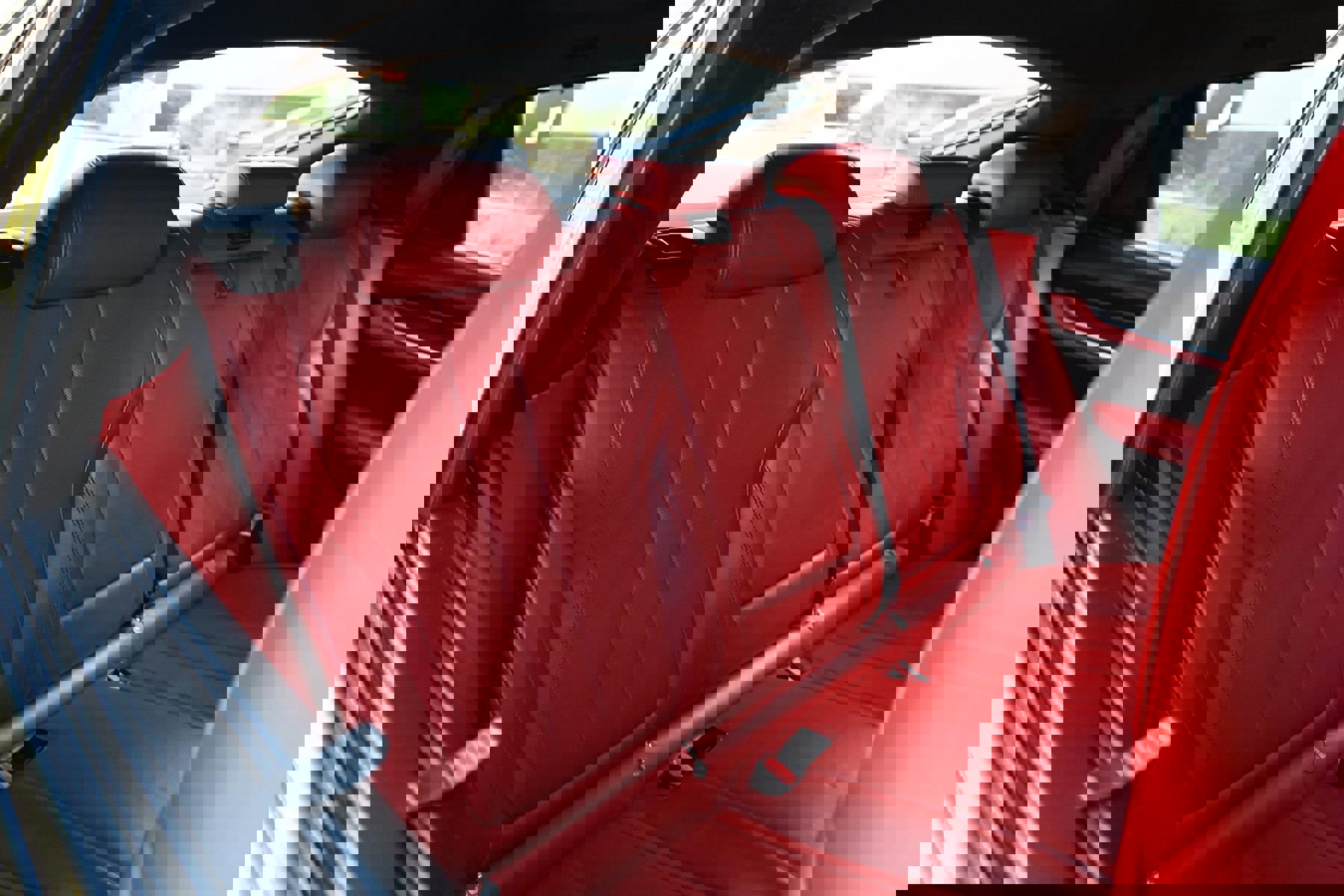 Used 2015 BMW X6 M image 13