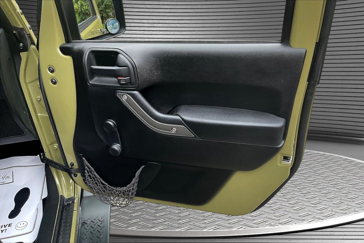 Used 2013 Jeep Wrangler Sport AWD/4WD image 26