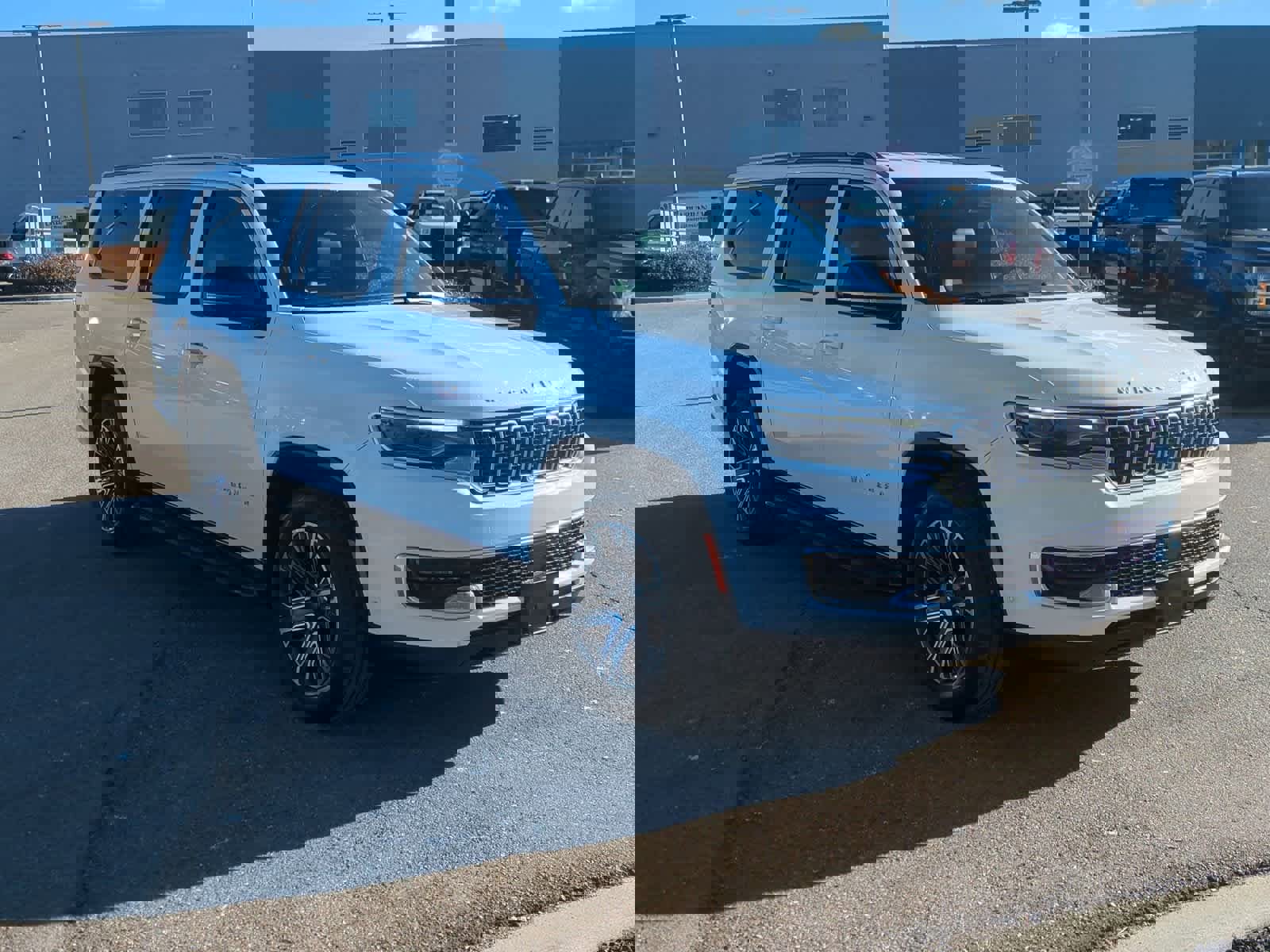 Used 2024 Jeep Wagoneer L Series II image 2