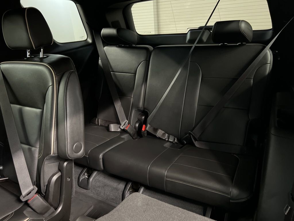 Used 2022 Chevrolet Traverse Premier AWD/4WD image 32