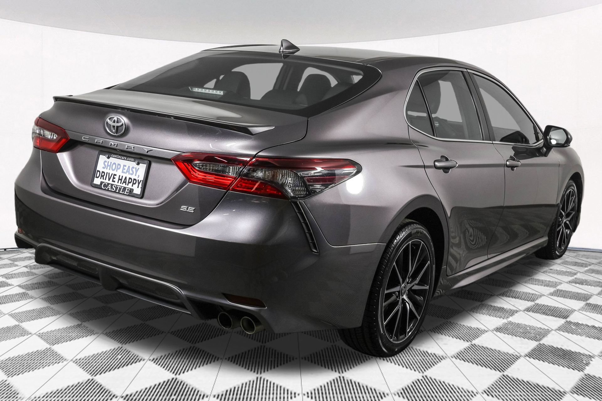 Used 2022 Toyota Camry SE FWD image 14
