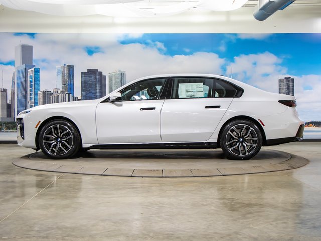Used 2026 BMW 740i xDrive w/ Premium Package AWD/4WD image 6