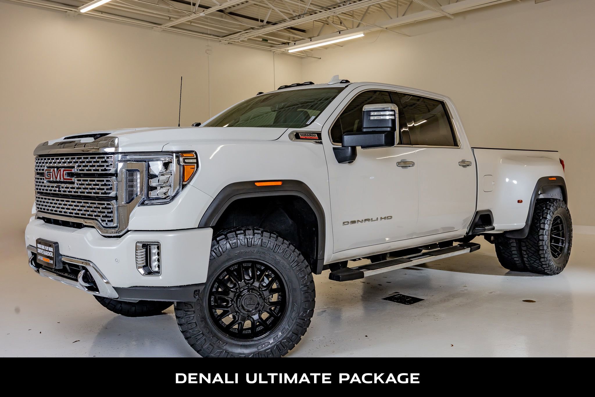 Used 2022 GMC Sierra 3500 Denali w/ Denali Ultimate Package AWD/4WD image 5