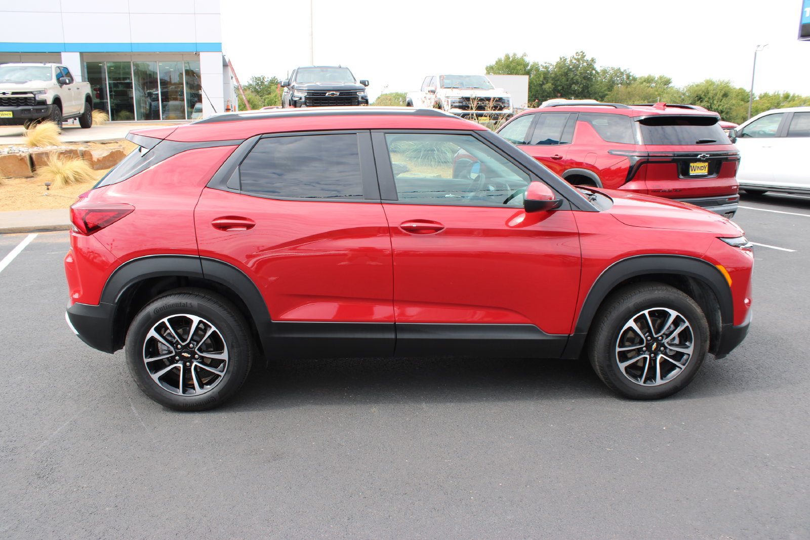 Used 2026 Chevrolet TrailBlazer LT AWD/4WD image 9