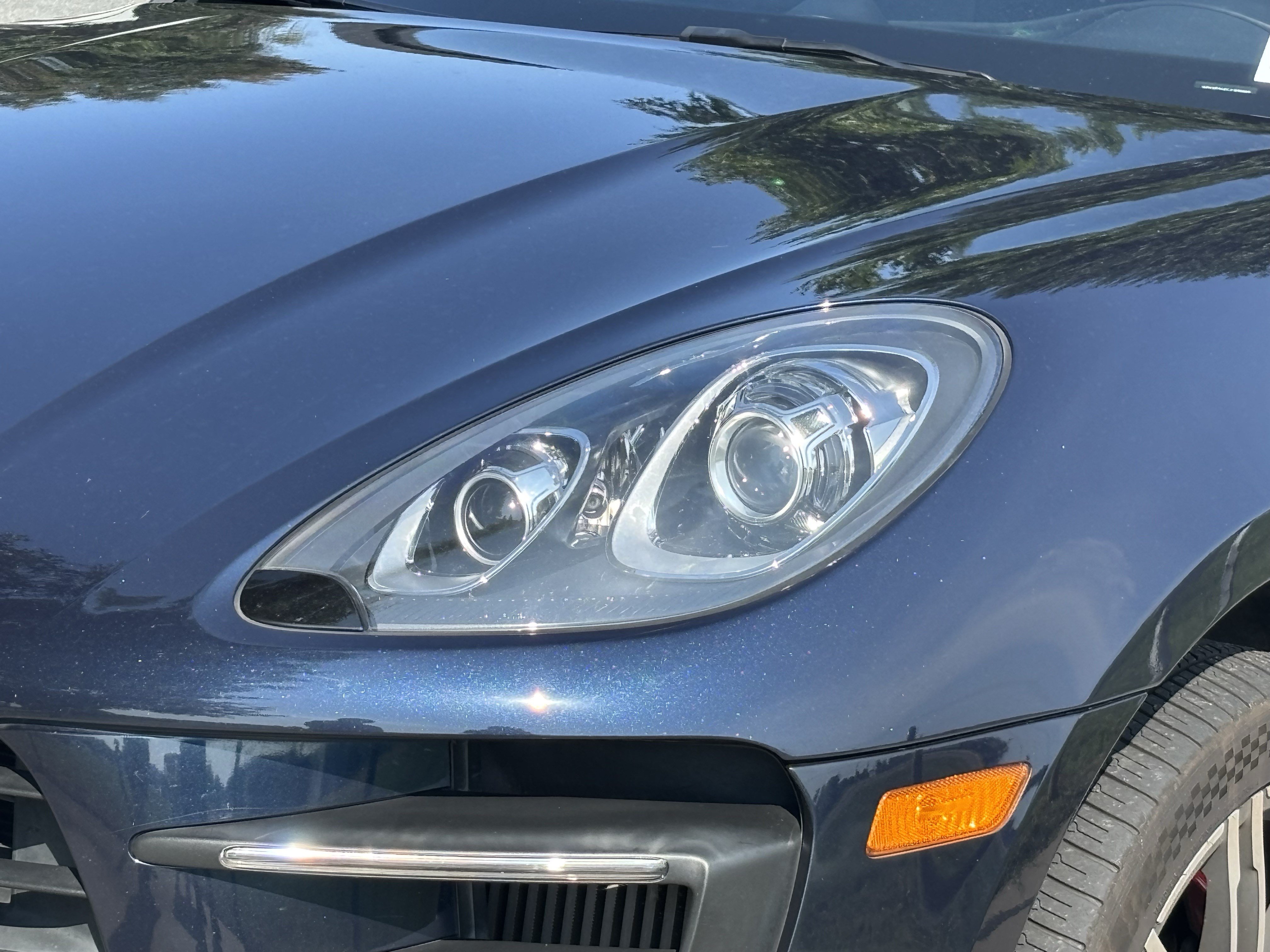Used 2018 Porsche Macan Turbo AWD/4WD image 7
