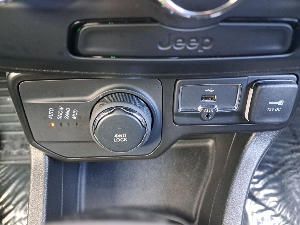 Used 2020 Jeep Renegade Sport w/ Sport Appearance Group AWD/4WD image 23