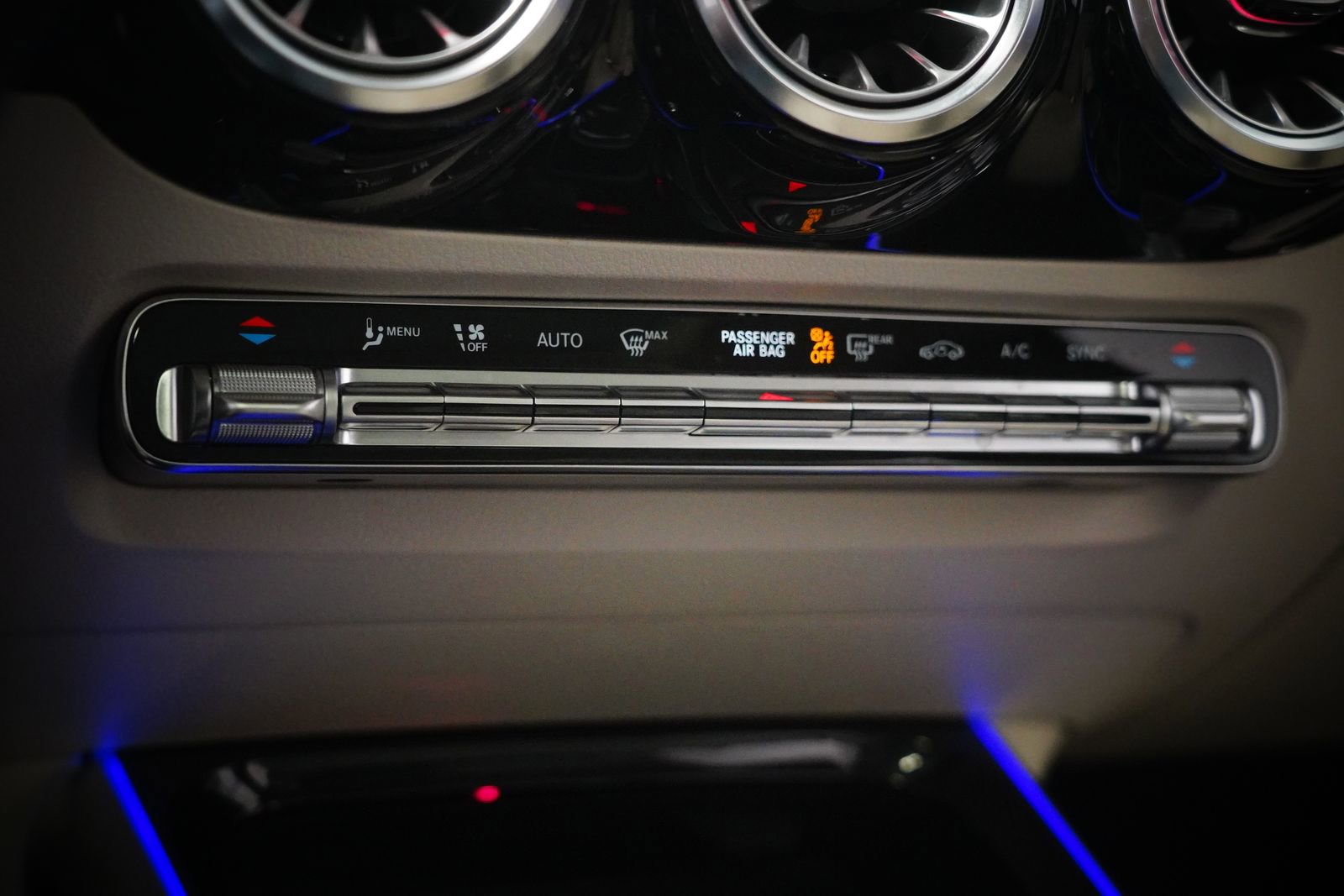 Certified 2023 Mercedes-Benz GLA 250 4MATIC image 26