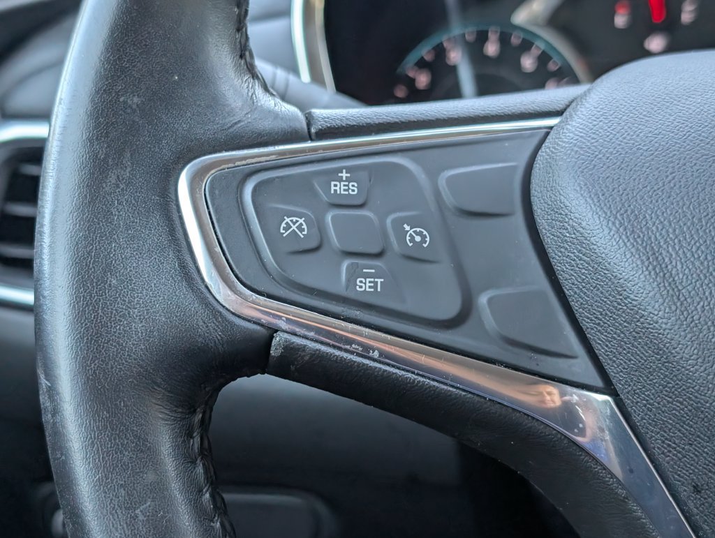 Used 2018 Chevrolet Equinox LT w/ Sun & Infotainment Package FWD image 26