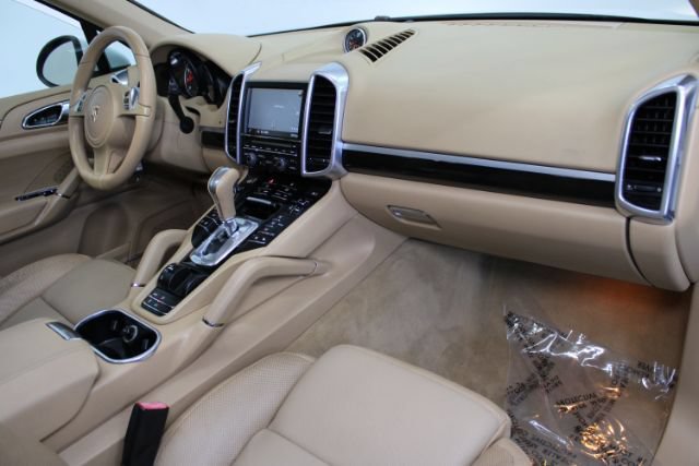 Used 2013 Porsche Cayenne AWD/4WD image 27