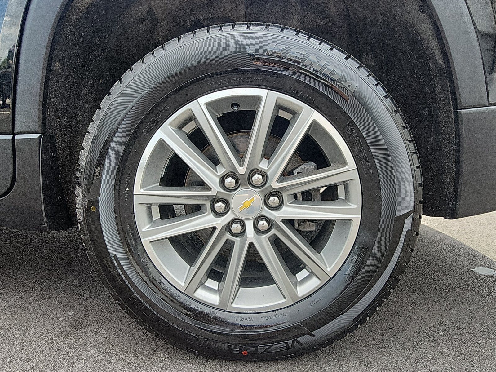 Used 2023 Chevrolet Traverse LT w/ LPO, Floor Liner Package AWD/4WD image 9