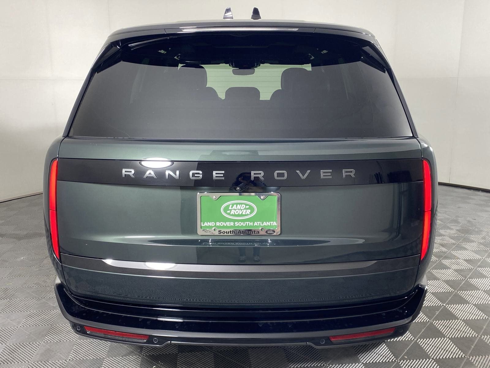 New 2025 Land Rover Range Rover SE image 9
