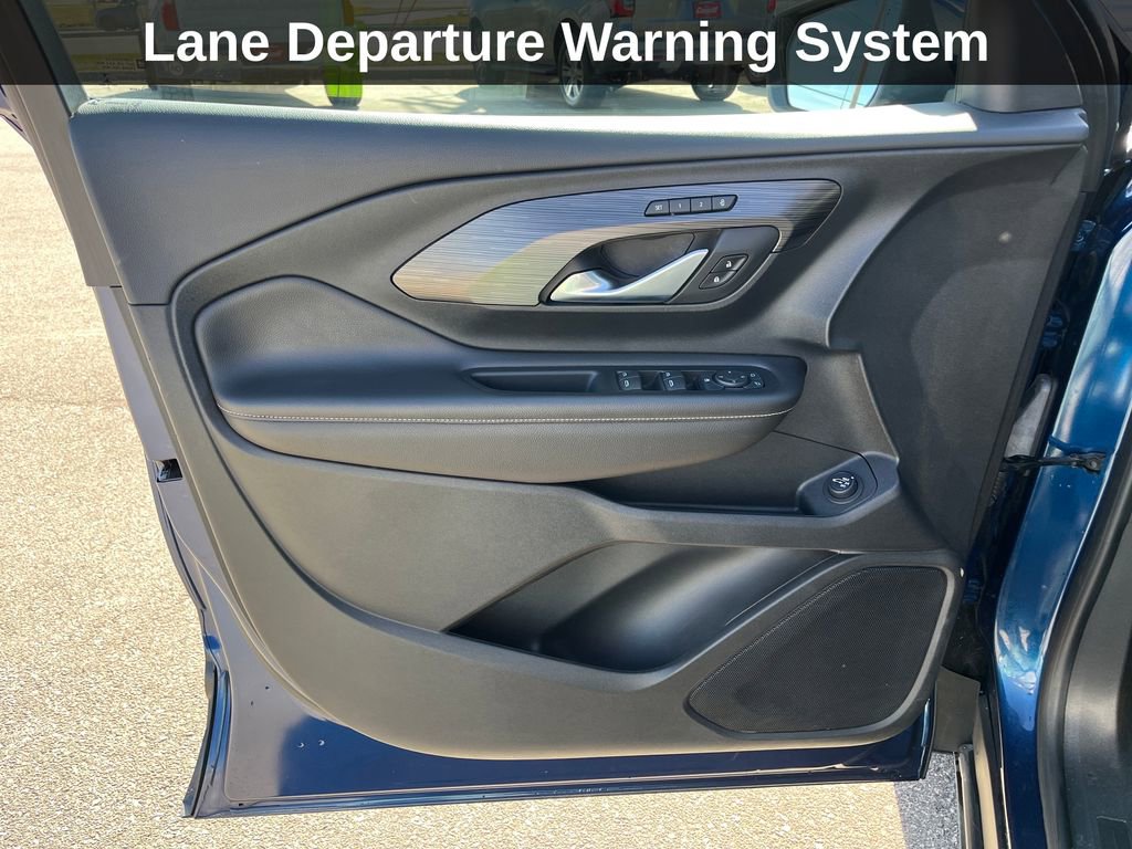 Used 2022 GMC Terrain SLT image 13