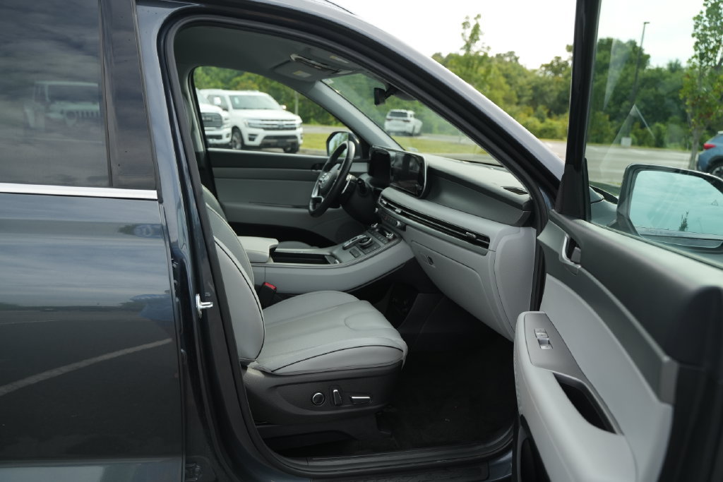 Used 2025 Hyundai Palisade SEL FWD image 20