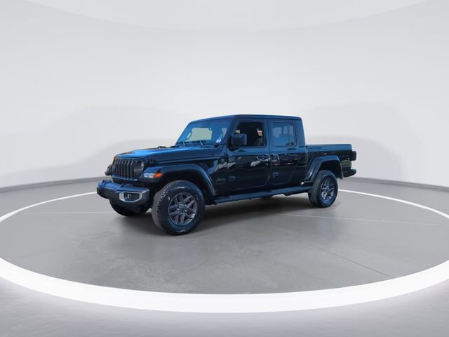 Used 2024 Jeep Gladiator Sport AWD/4WD image 4