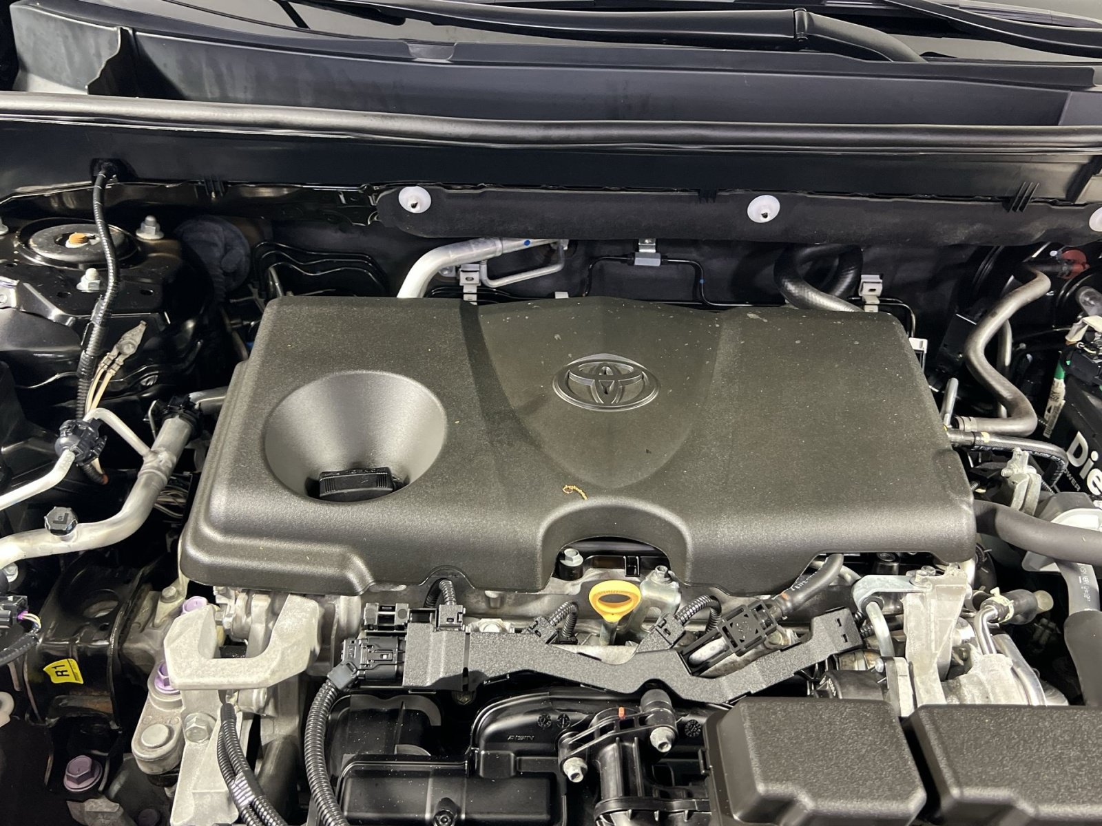 Used 2020 Toyota RAV4 LE w/ All Weather Liner Package AWD/4WD image 29