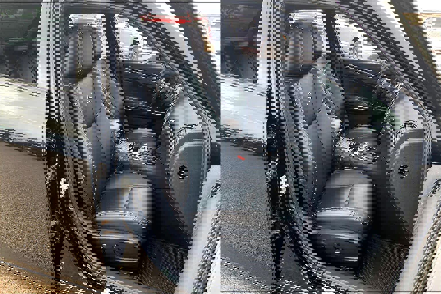 Used 2023 Chrysler 300 S w/ Comfort Group RWD image 9