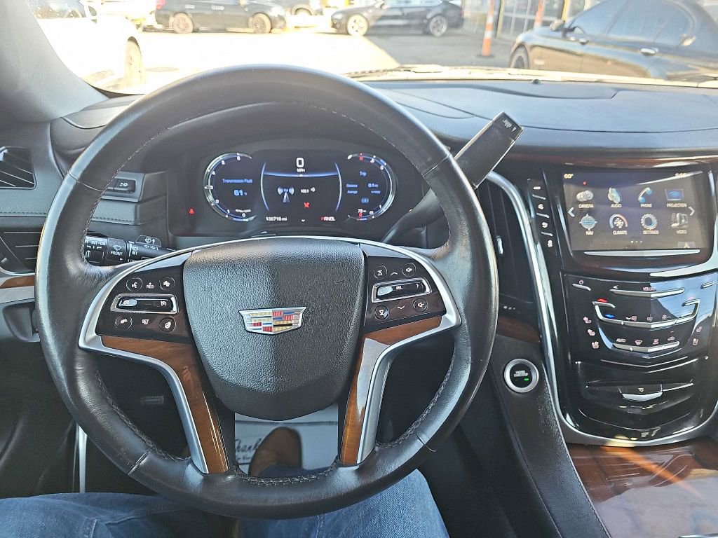 Used 2017 Cadillac Escalade ESV Luxury image 20