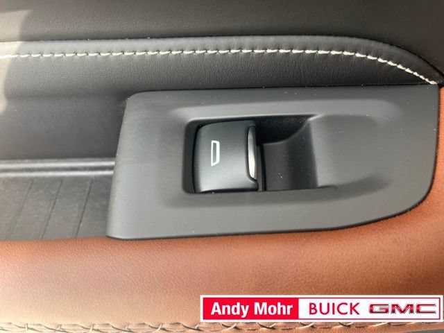 Used 2023 GMC Yukon Denali Ultimate AWD/4WD image 32
