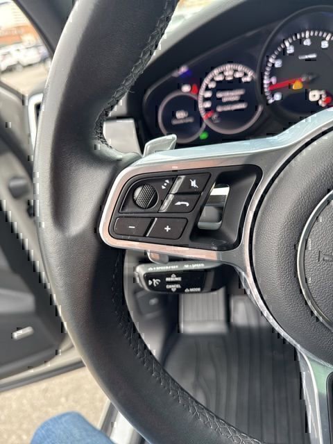 Used 2020 Porsche Cayenne image 20