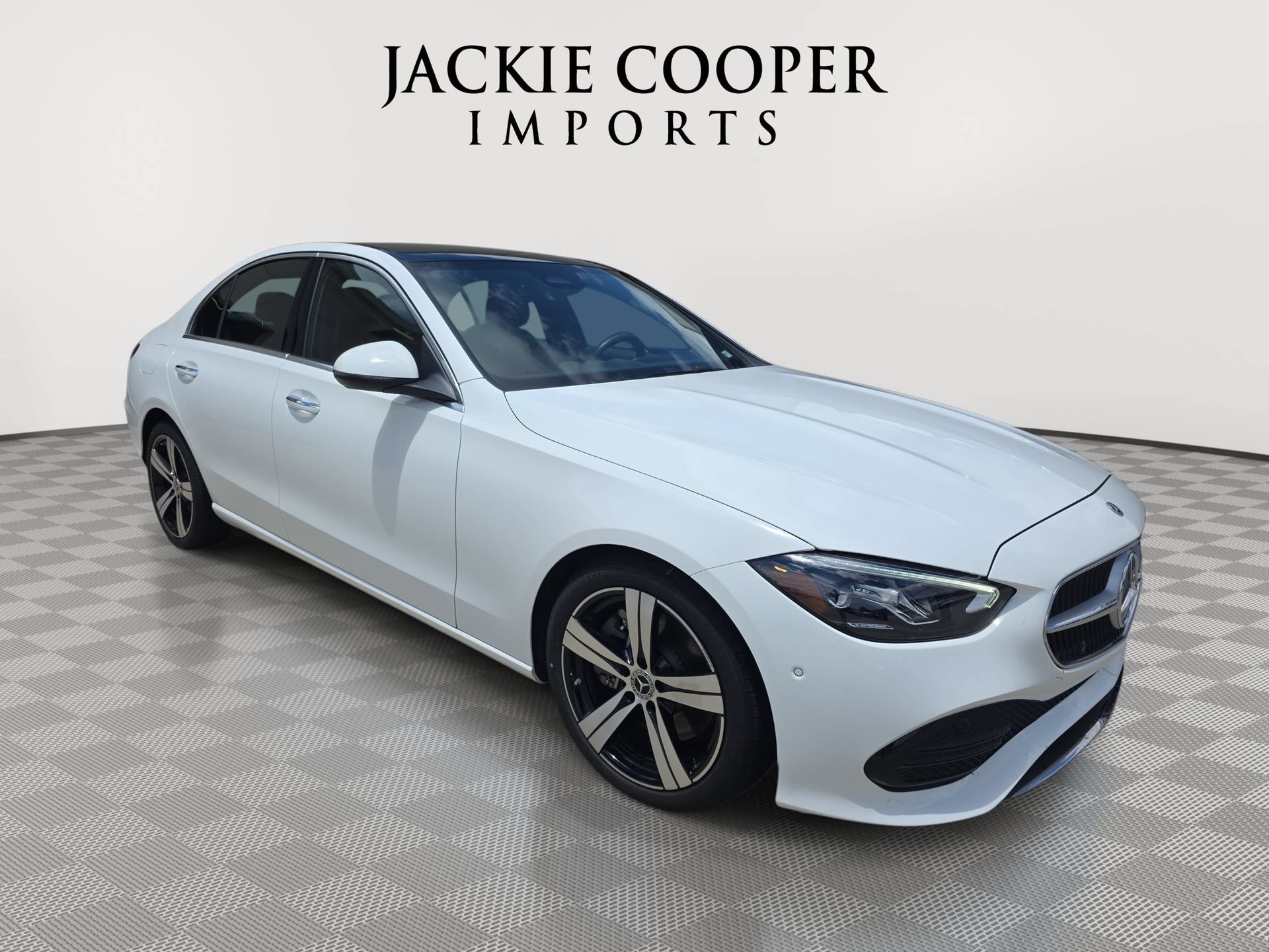 Used 2025 Mercedes-Benz C 300 4MATIC Sedan image 3