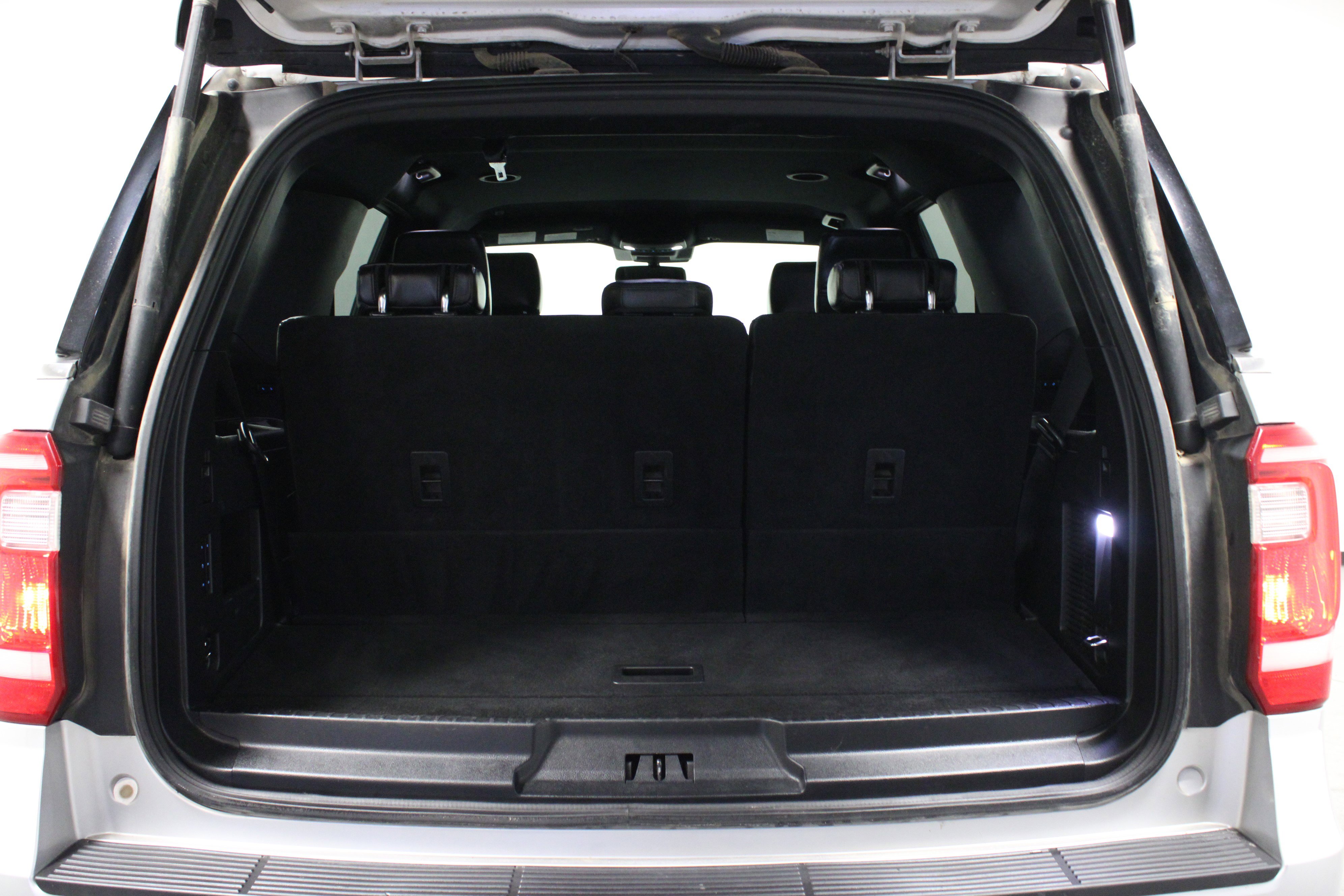 Used 2019 Ford Expedition XLT w/ Equipment Group 202A image 15